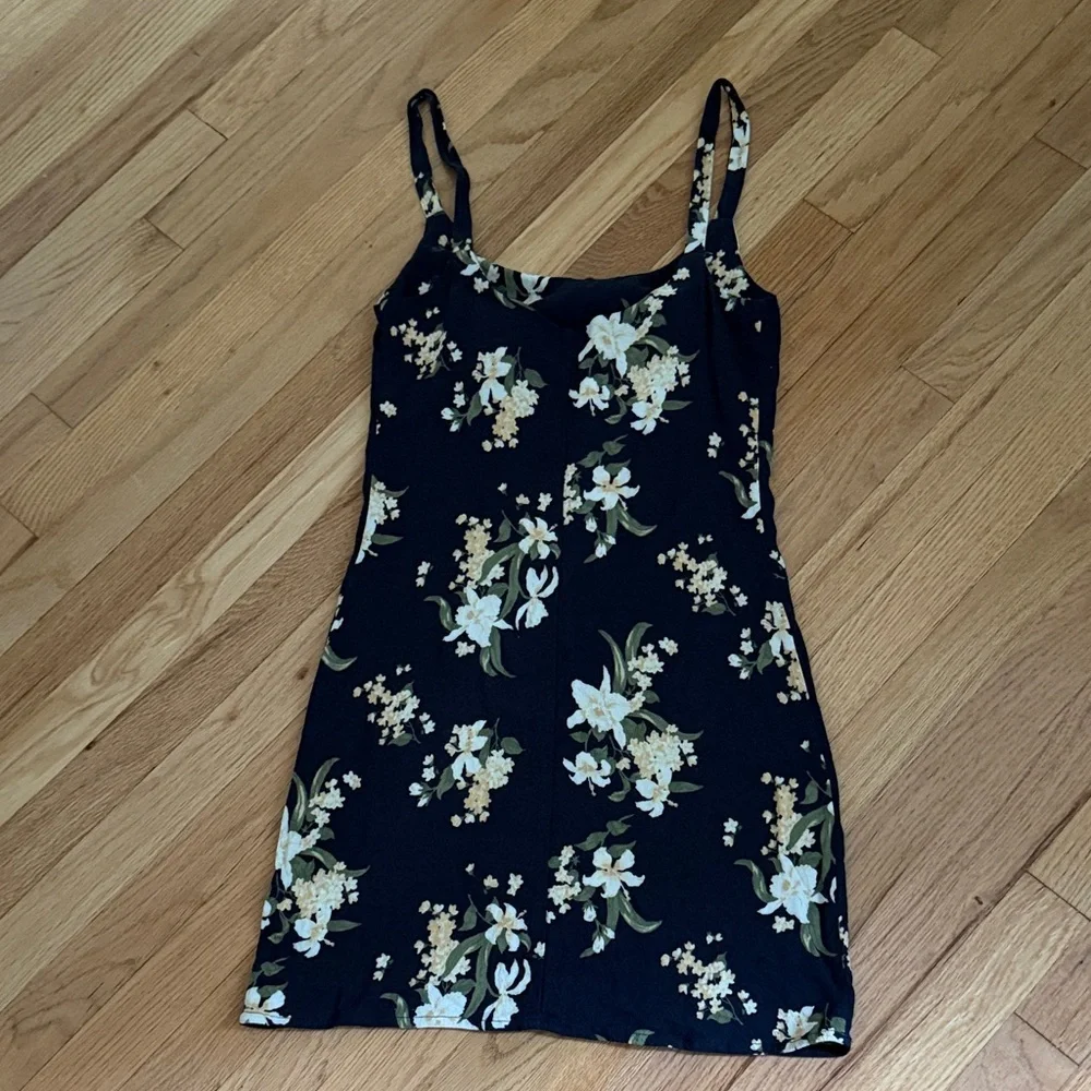 Reformation mini dress size 0 - Picture 4 of 7